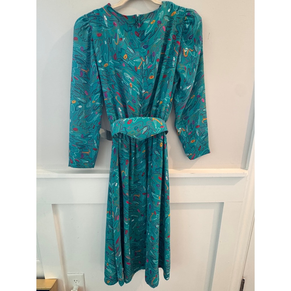 Vintage 80s Herman Marcus Dallas Teal Abstract Cowl Neck Belted Midi Dress 10 - Picture 9 of 10